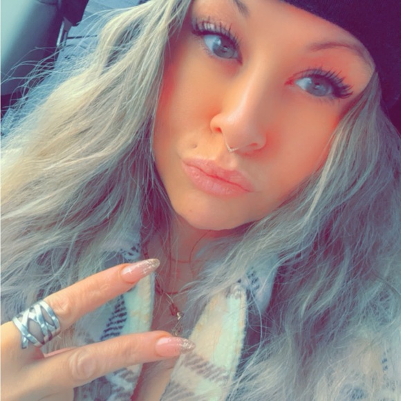 Meet your Posher, Tina - Picture 3 of 14